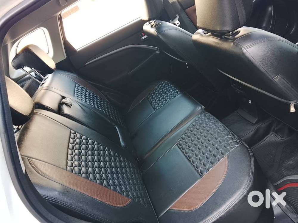 Maruti Suzuki Brezza 1.5 Zxi Smart Hybrid, 2022, Petrol