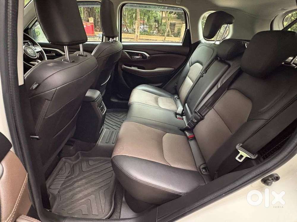 Toyota Urban Cruiser Hyryder 1.5 V Hybrid, 2025, Petrol