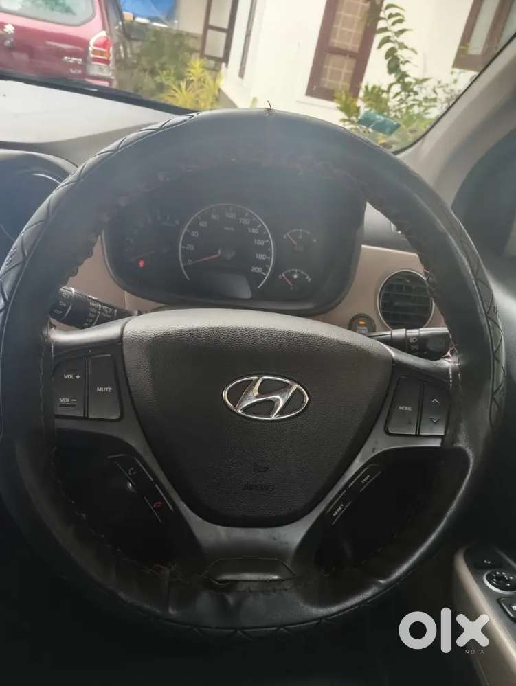 Grand I10 Asta Vtvt Excellent Condition