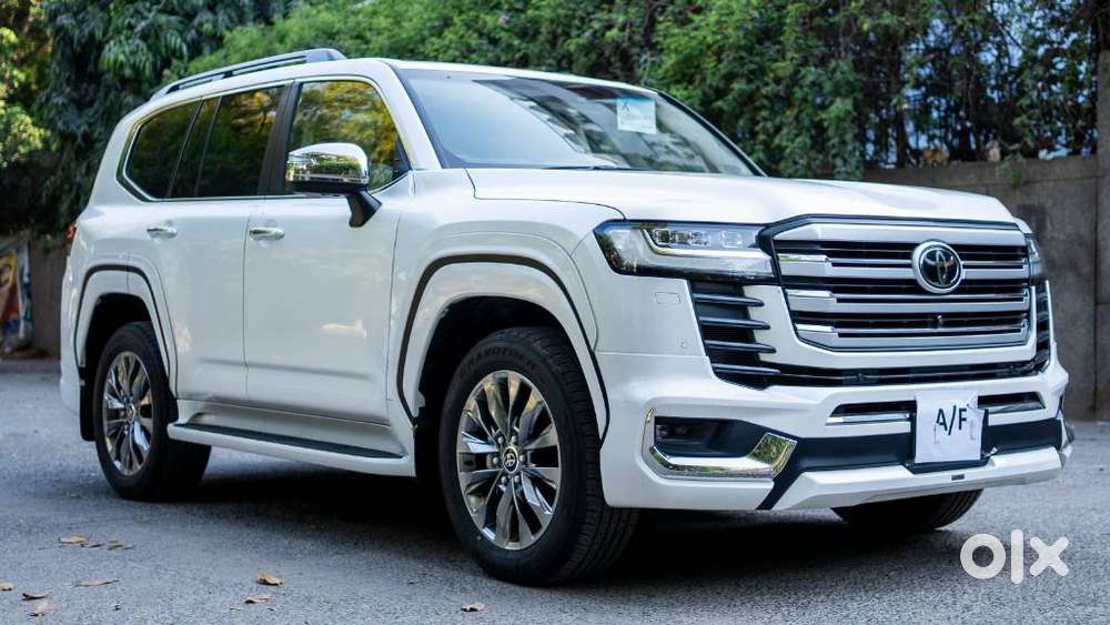 Toyota Land Cruiser Vxr V8 Petrol, 2025, Petrol