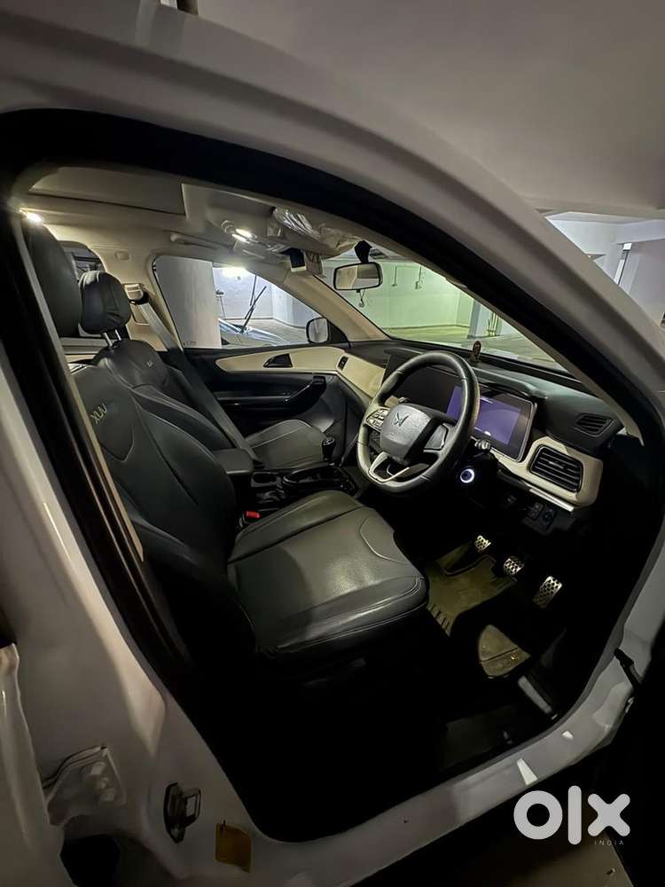 Mahindra Xuv700 Petrol 2022