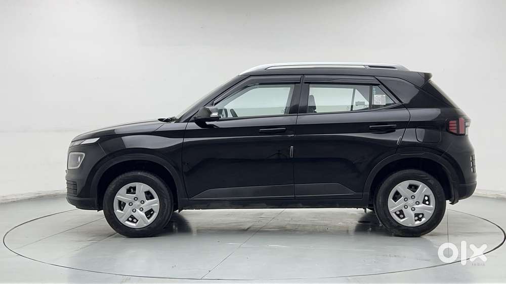 Hyundai Venue 1.2 S (o), 2023, Petrol