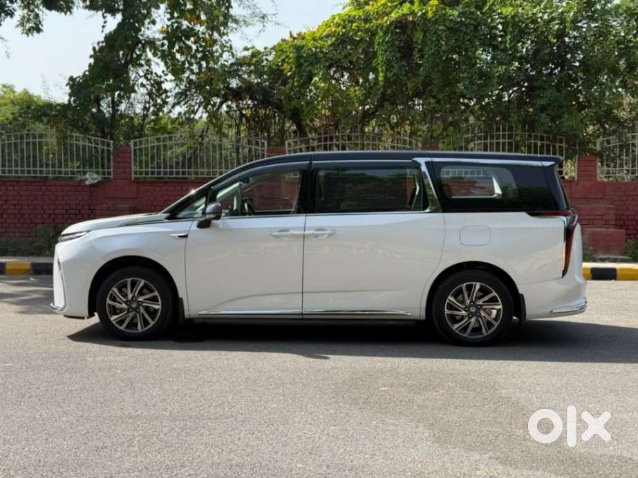 Mg M9 Presidential Limo, 2026, Electric
