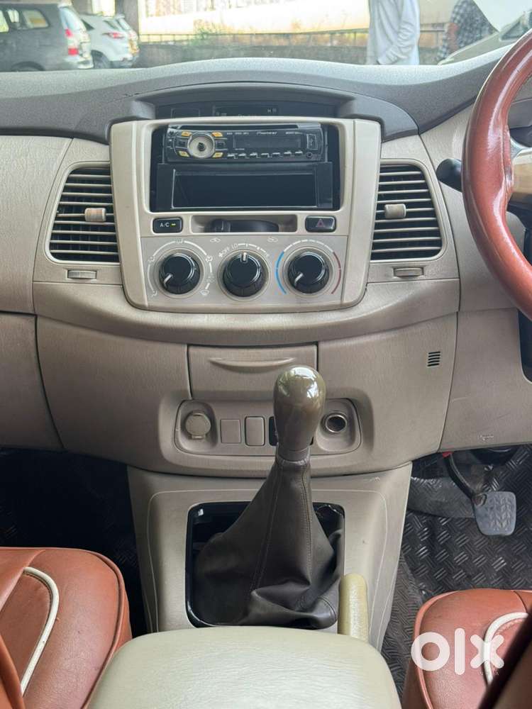 Toyota Innova 2.5 G (diesel) 8 Seater, 2014, Diesel