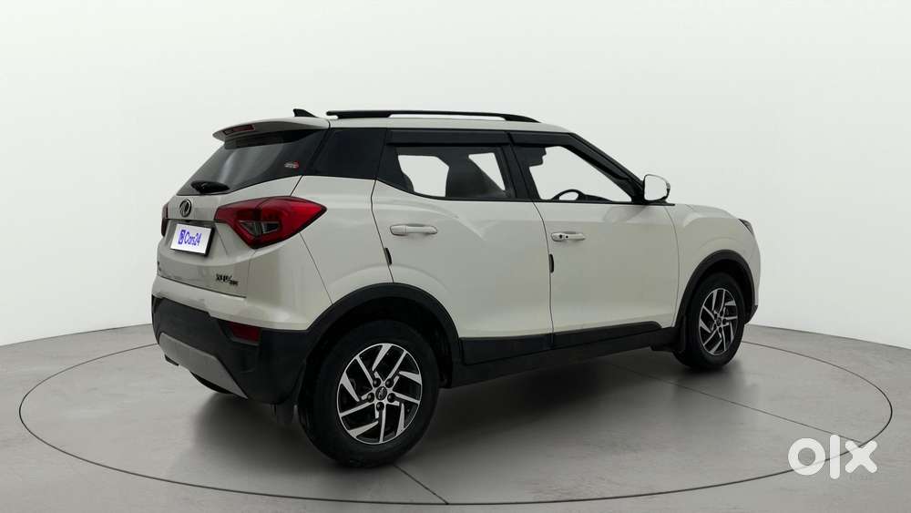 Mahindra Xuv300 1.2 W8 (o) Amt Petrol, 2022, Petrol