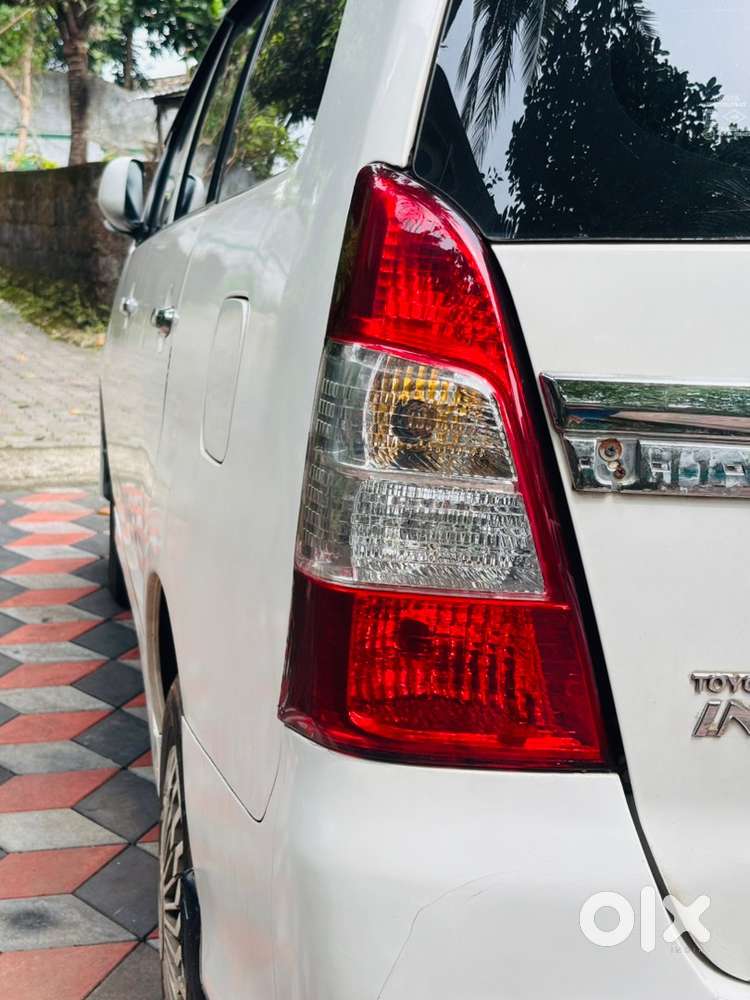 Toyota Innova Diesel 2010 Modelog Keralam New4tyres