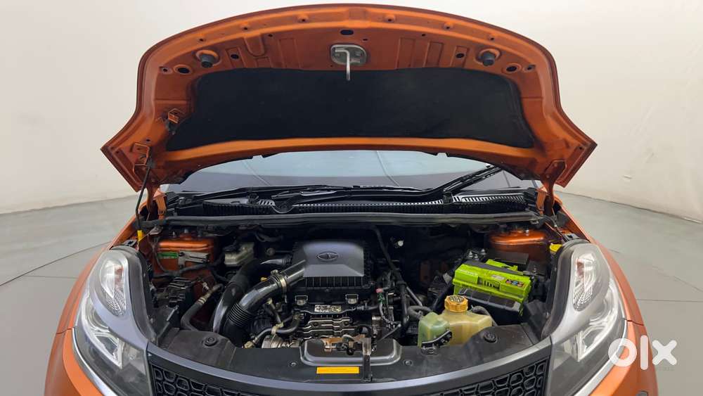 Tata Nexon 1.2 Revotron Xza Plus (o) Dual Tone, 2018, Petrol