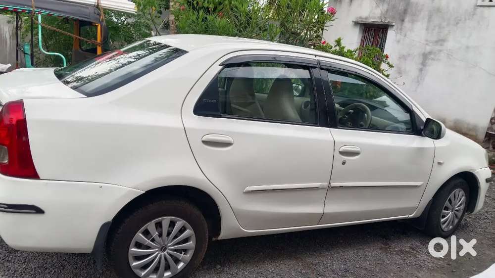 Toyota Etios 2012 Diesel 150000 Km Driven