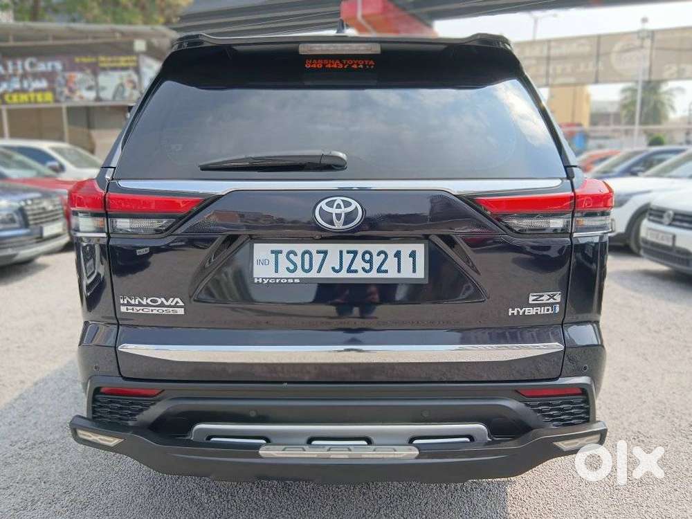 Toyota Innova Hycross 2.0 Zx Hybrid 7 Str, 2023, Petrol
