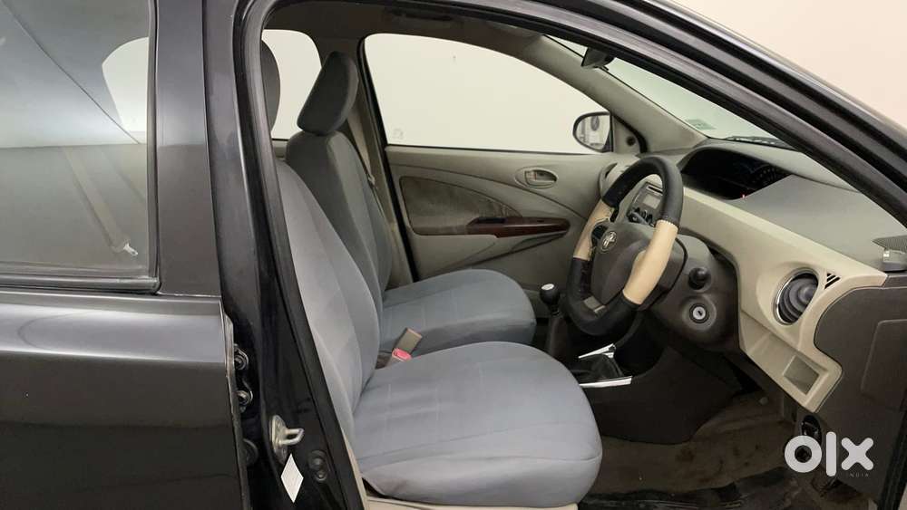 Toyota Etios V, 2013, Petrol