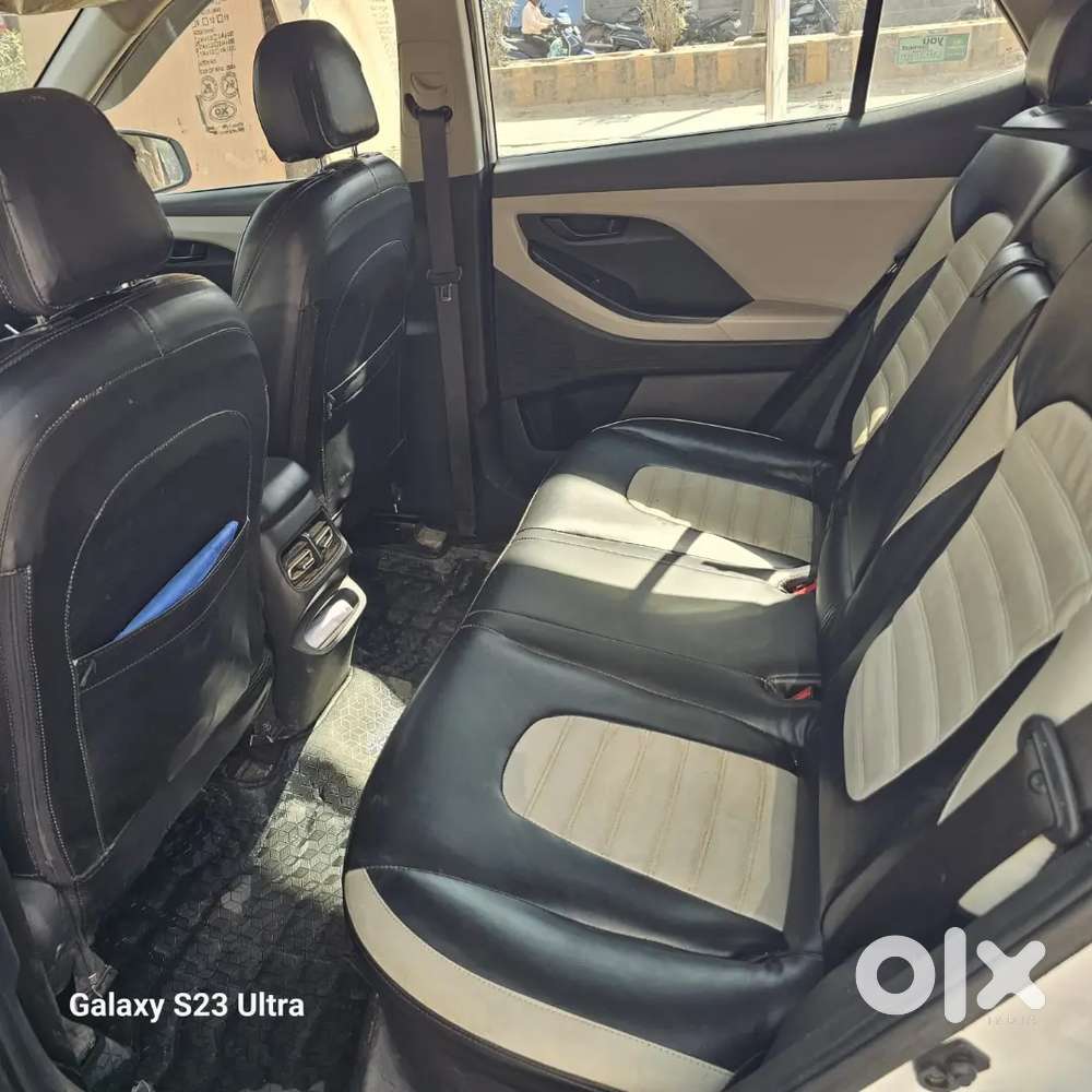 Hyundai Creta 2023 Petrol 420000 Km D