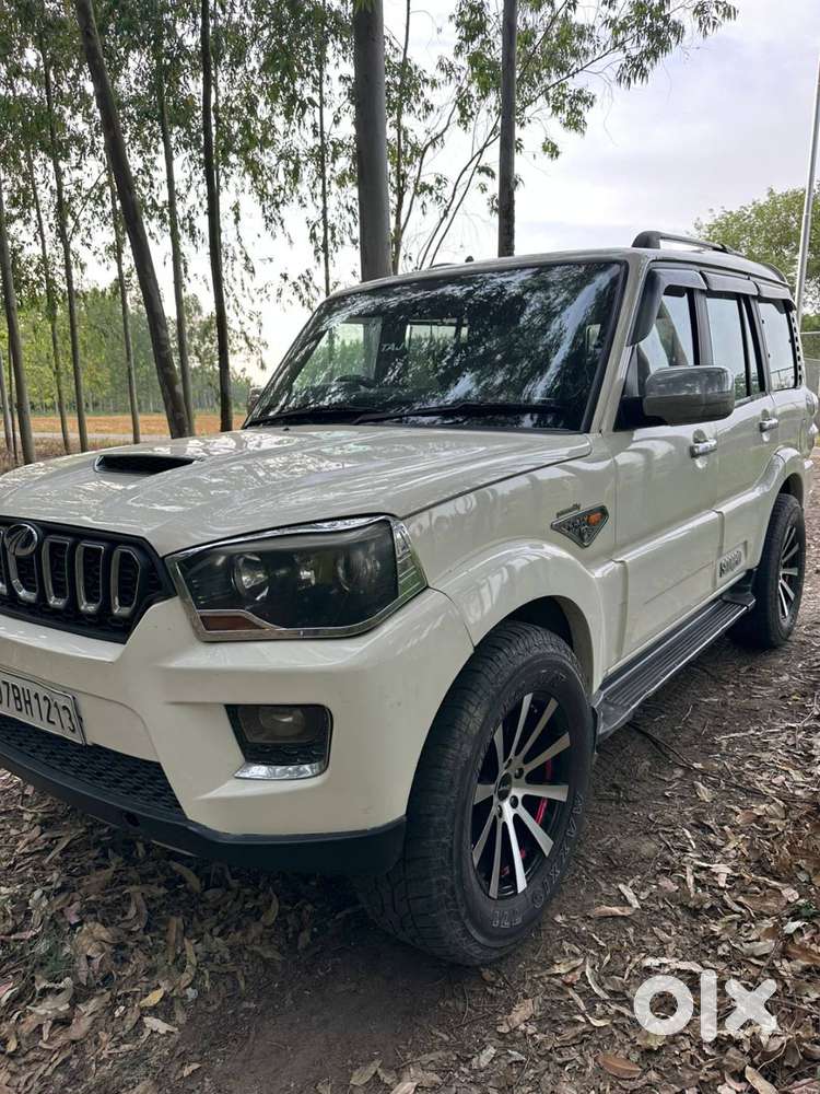 Mahindra Scorpio Classic 4x4 2017 Model Top Condition