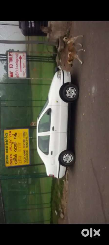 Fiat Siena 2000.                     Petrol 147000 Km Driven