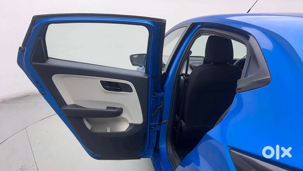 Tata Altroz 1.2 Xm Plus, 2022, Petrol