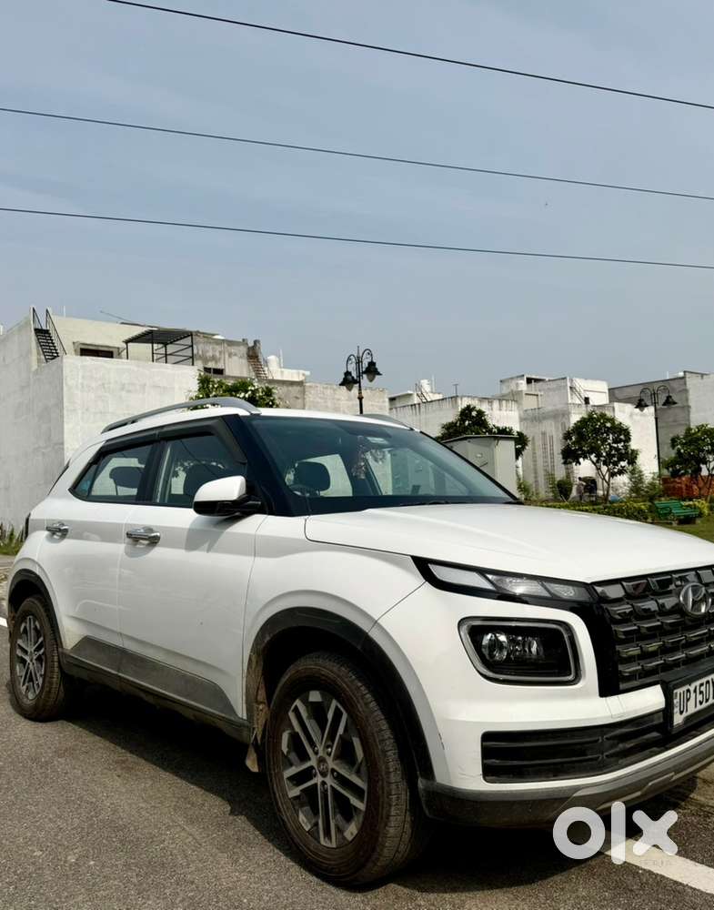 Hyundai Venue Petrol Manual 2023 (vip Number)