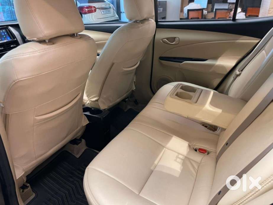 Toyota Yaris J Cvt, 2020, Petrol