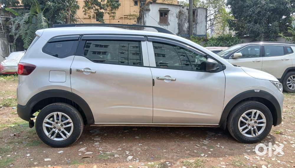 Renault Triber Rxt, 2023, Petrol