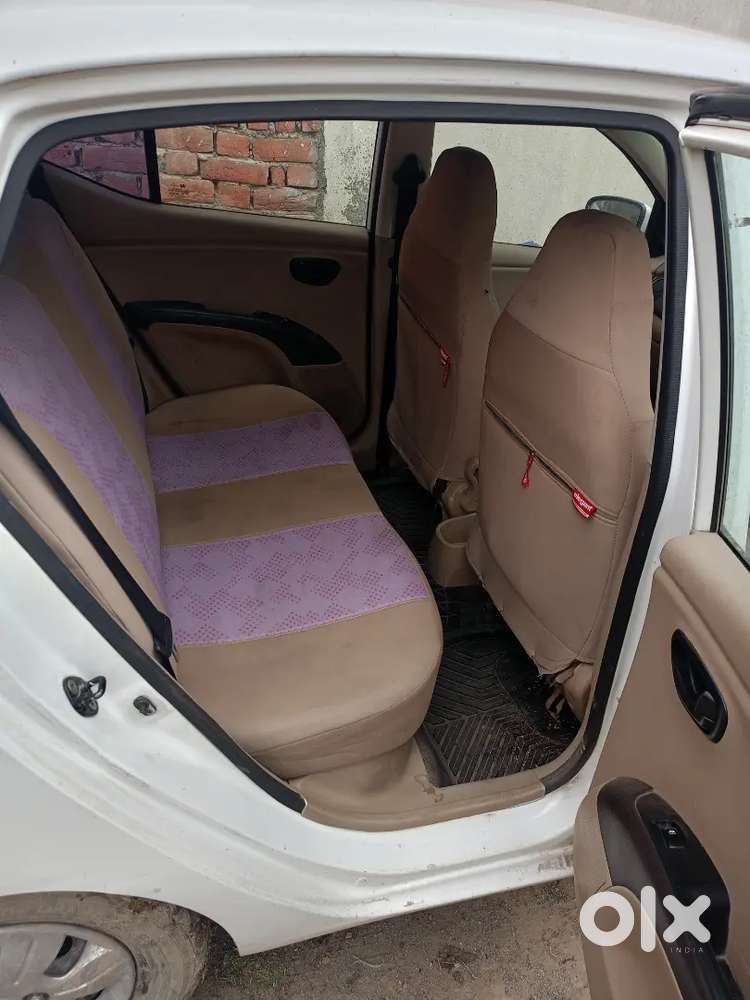 Must Condition Car Charo Tyar Naye Hai