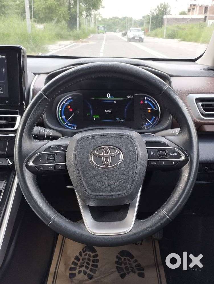 Toyota Innova Hycross 2.0 Vx Hybrid 8 Str, 2023, Petrol