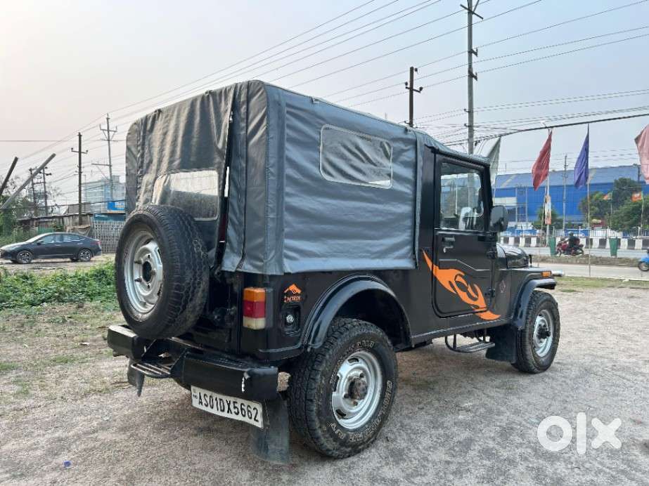 Mahindra Jeep, 2000, Petrol