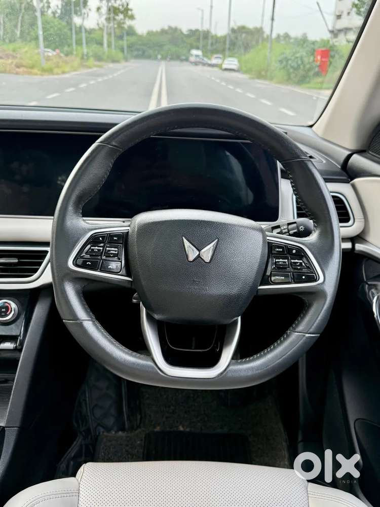 Mahindra Xuv700 2.2 Ax 7 Diesel Mt Str, 2023, Diesel