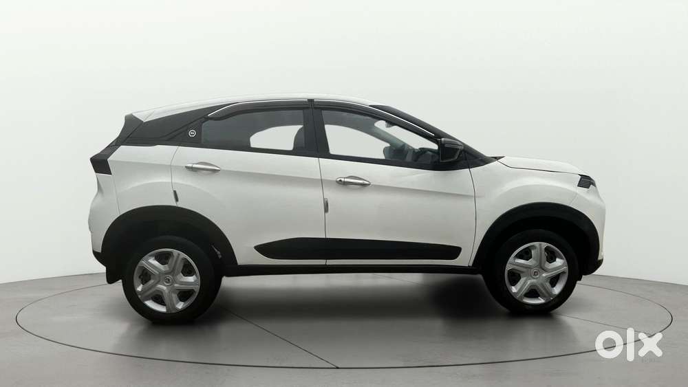 Tata Nexon Smart Plus S 1.2 Revotron Petrol 5 Mt, 2024, Petrol