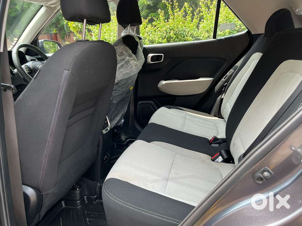Hyundai Venue 1.0 S (o) Turbo Dct, 2023, Petrol
