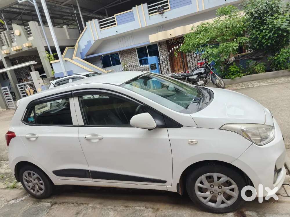 Hyundai Grand I10 Sportz 2017 Dual Tone