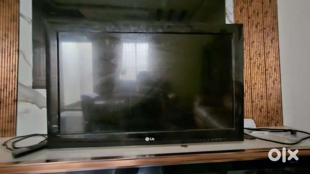 LG TV LCD good condition