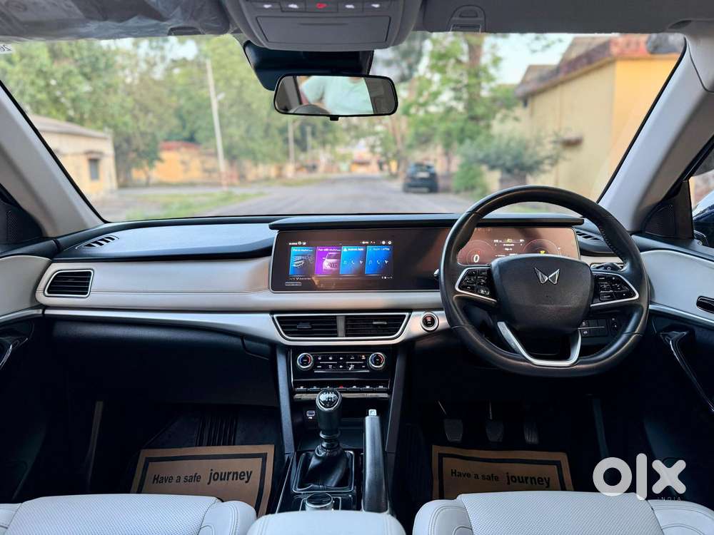 Mahindra Xuv700 2.2 Ax 7 Diesel Mt Str, 2023, Diesel