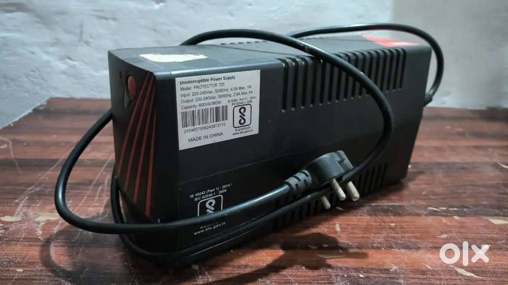 Intex Protector 725 Uninterruptible Power Supply (UPS) with a 600VA/36