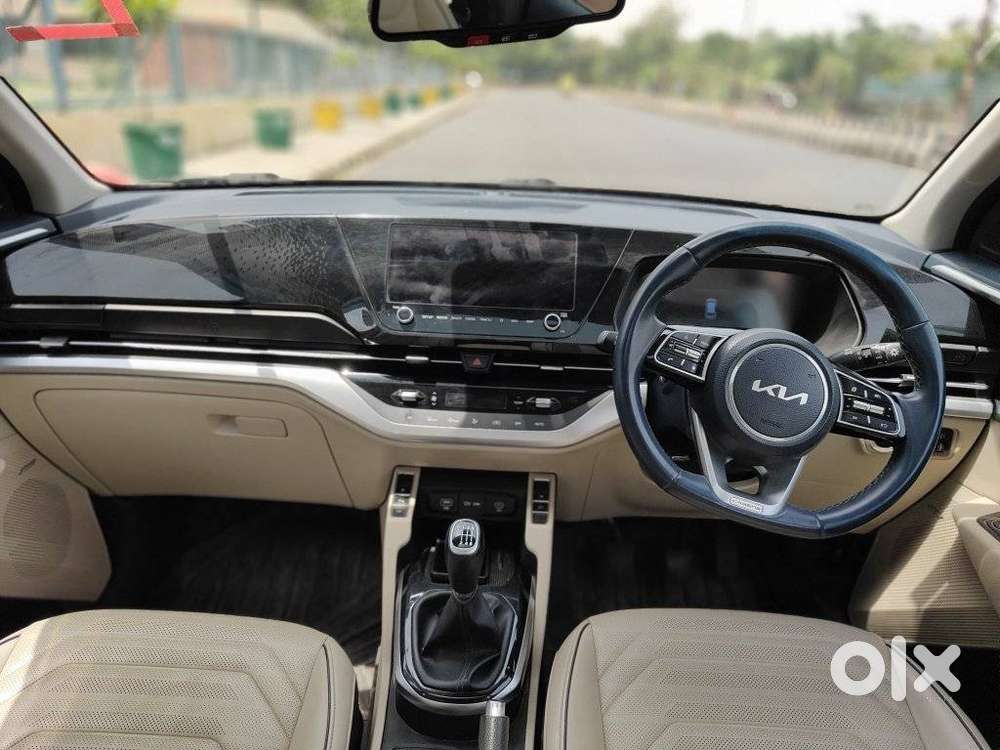 Kia Carens 1.4 Luxury Plus 6 Str, 2022, Petrol