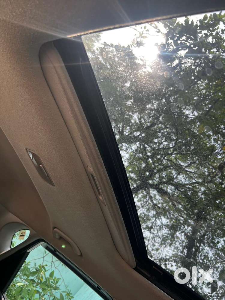 Kia  Sonet Diesel Manual With Sunroof