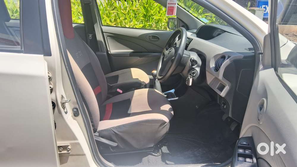 Toyota Etios Liva 2011-2012 G, 2011, Petrol
