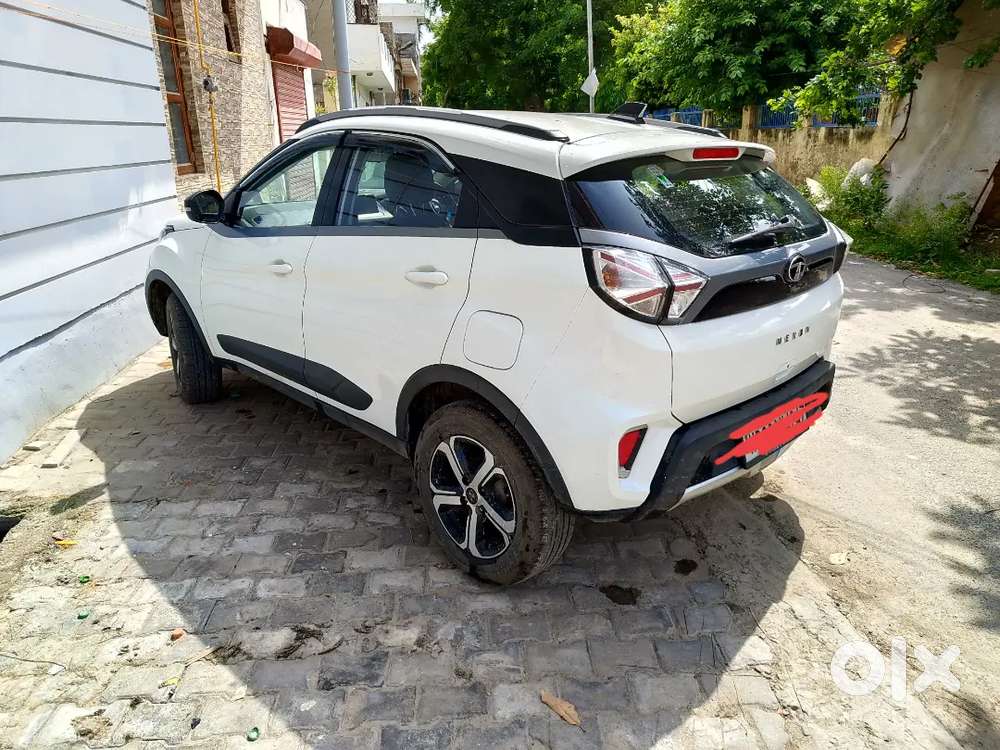 Tata Nexon Xz+ Petrol