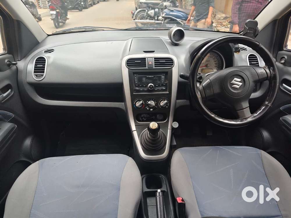 Maruti Suzuki Ritz Vxi, 2011, Petrol
