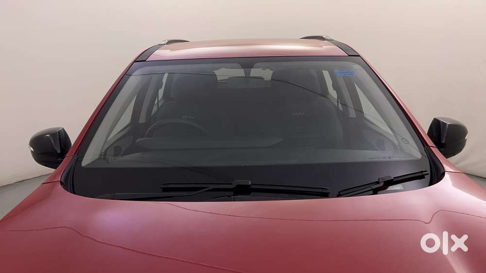 Mahindra Xuv700 2.0 Ax 3 Petrol At 5 Str, 2022, Petrol