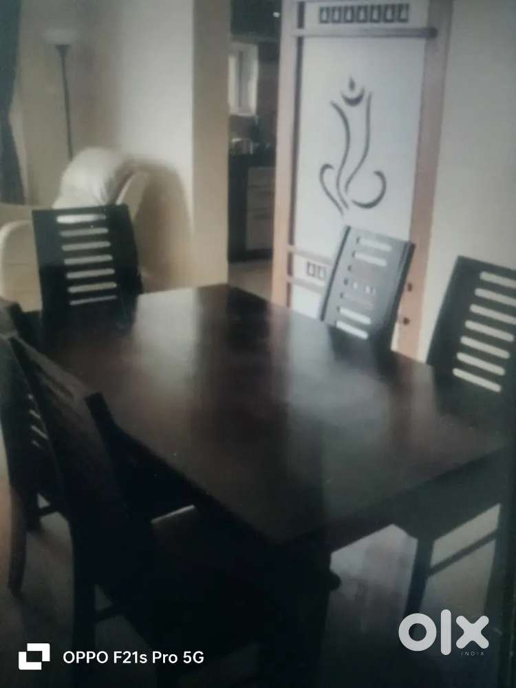 Six seater Dining table for sale