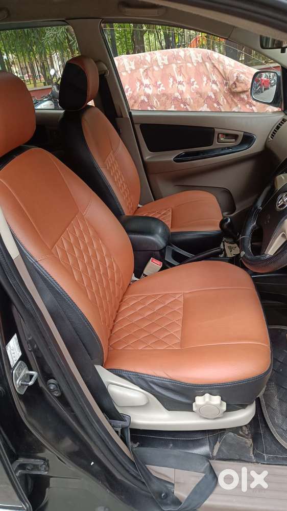 Toyota Innova 2.5 G (diesel) 8 Seater Bs Iv, 2015, Diesel