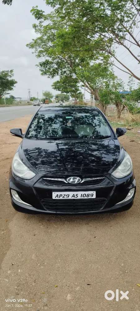 Hyundai Fluidic Verna 2011