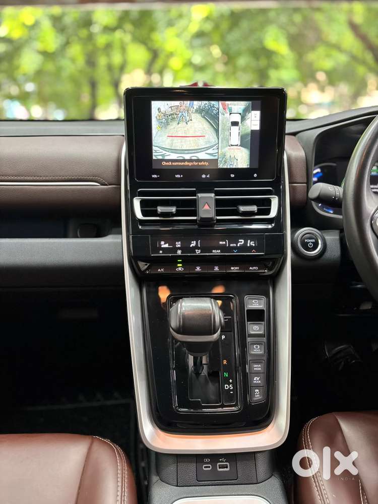 Toyota Innova Hycross 2.0 Vx Hybrid 7 Str, 2025, Petrol