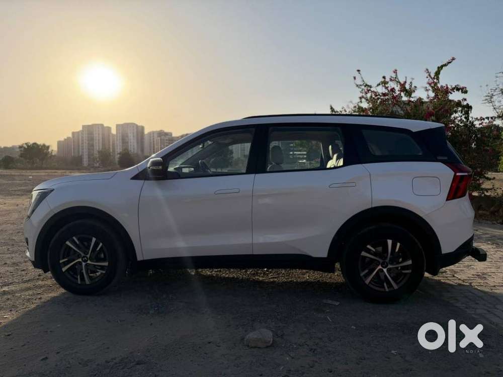 Mahindra Xuv700 2.2 Ax 5 Diesel At 7 Str, 2025, Diesel