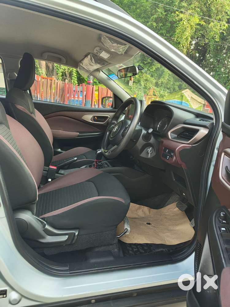 Maruti Suzuki Fronx Delta Plus 1.2 Ags, 2023, Petrol