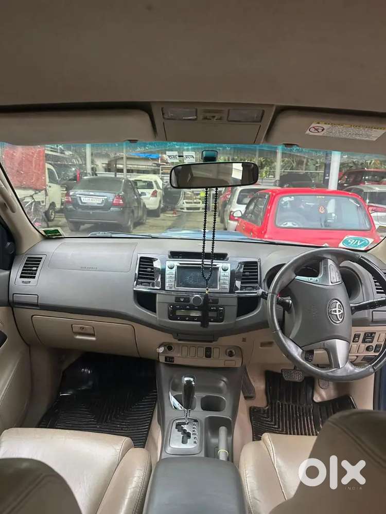 Fortuner 2012 Model Automatic