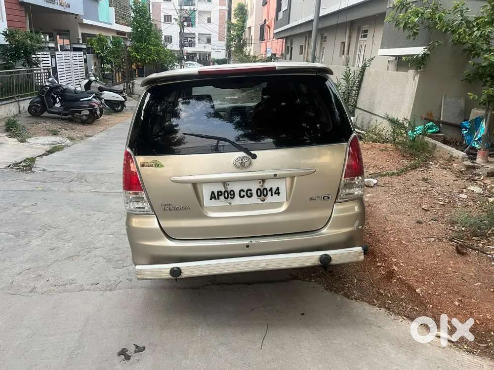 Toyota Innova 2011 Diesel Well Maintained
