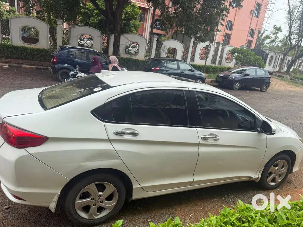 Honda City 1.5 V 2015 Mt Petrol