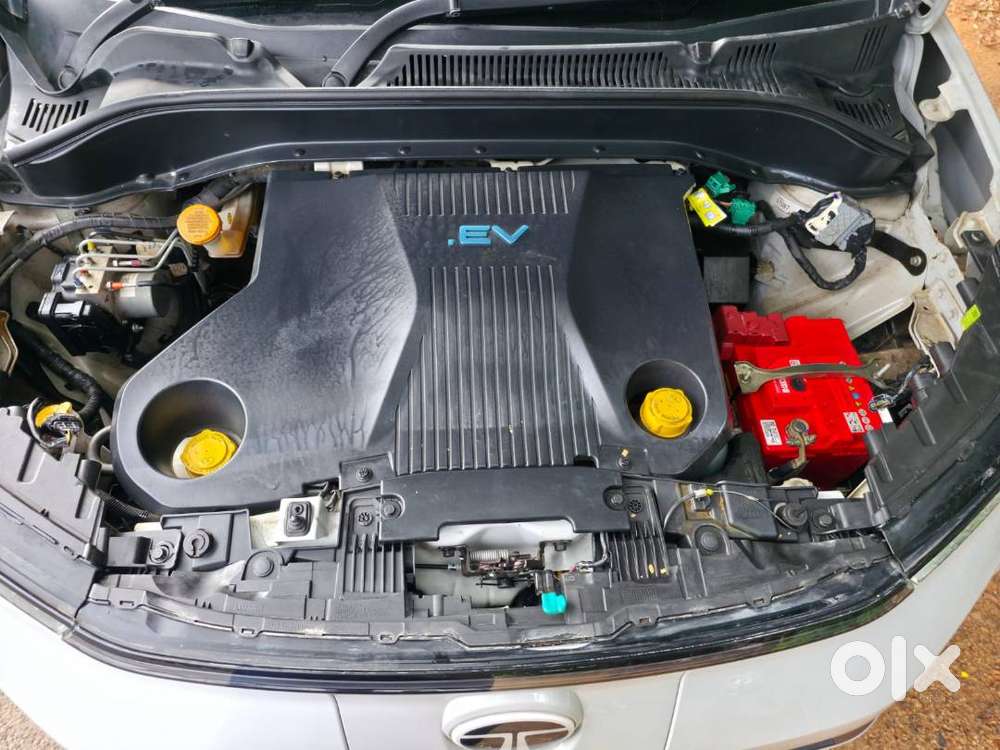 Top End Punch Ev With Sunroof And Fully At Long Range