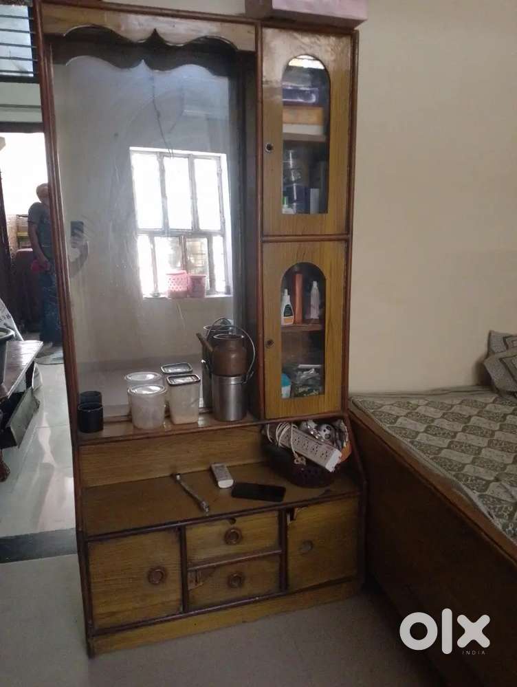 Dressing table