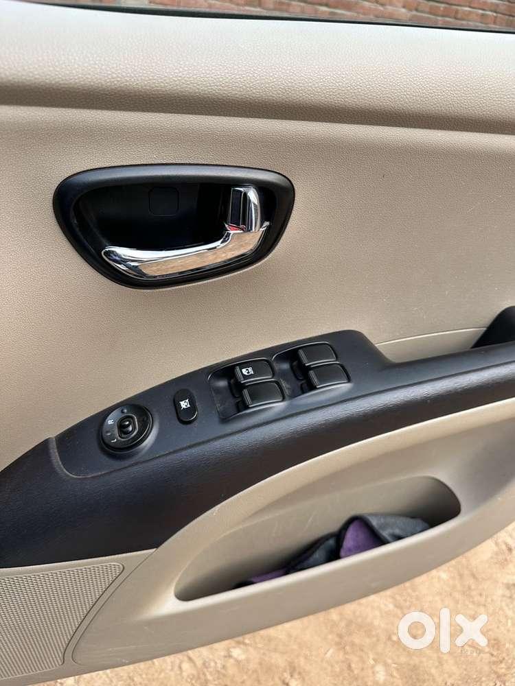 2012 I10 Automatic With Sunroof