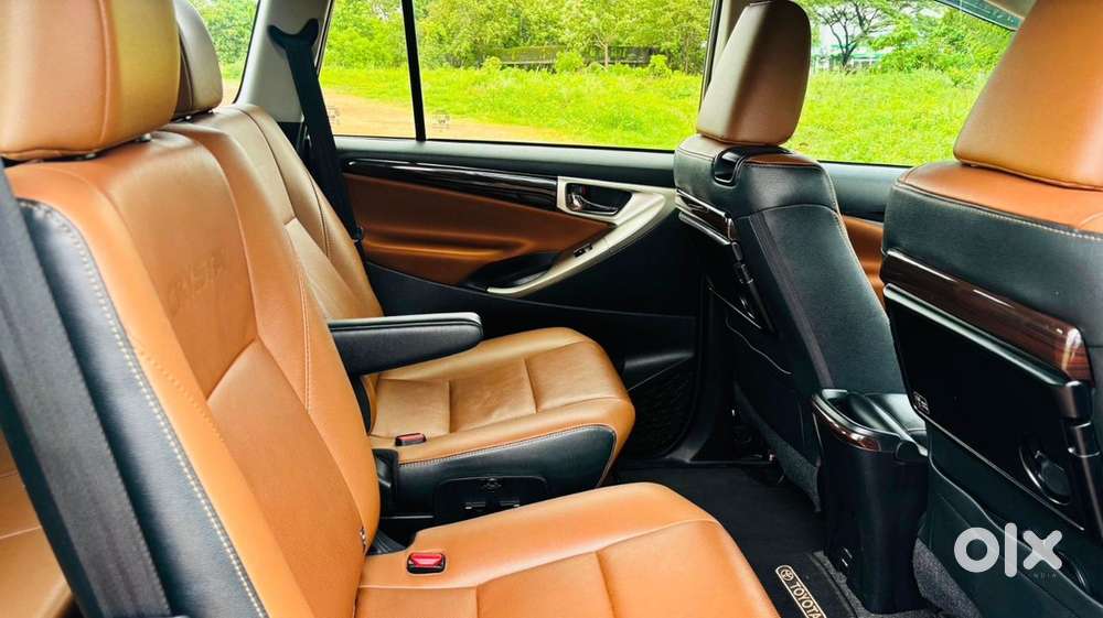 Toyota Innova Crysta 2021 2.4zx